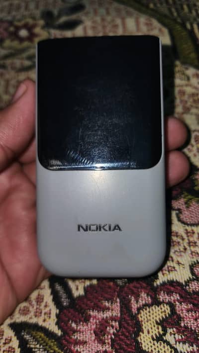 Nokia 2720 Flip