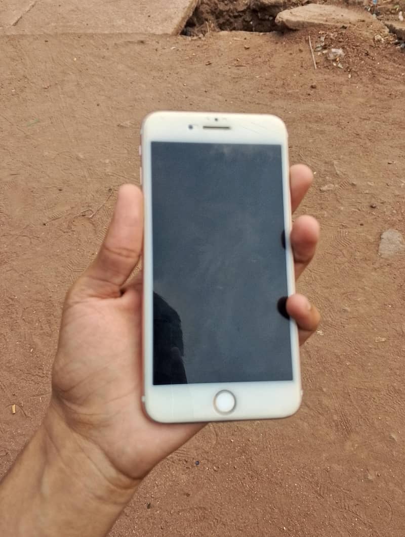 Apple iPhone 7 Plus 1