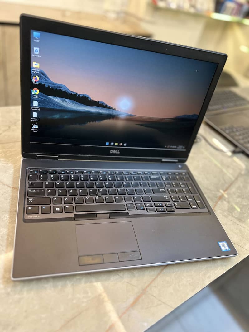 Dell Precision 7540 Workstation 1