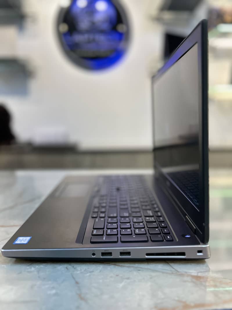 Dell Precision 7540 Workstation 4