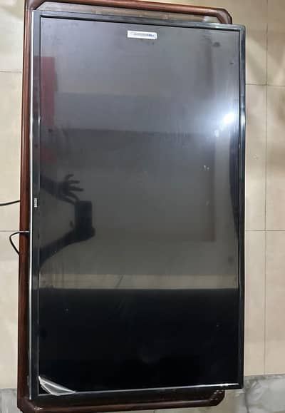 Android LCD| 40 inches with accessories only 4 month use