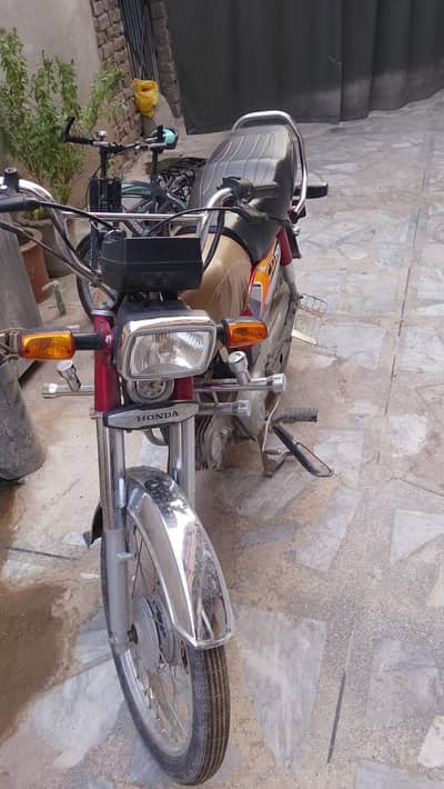CD 70 motorcycle for sale