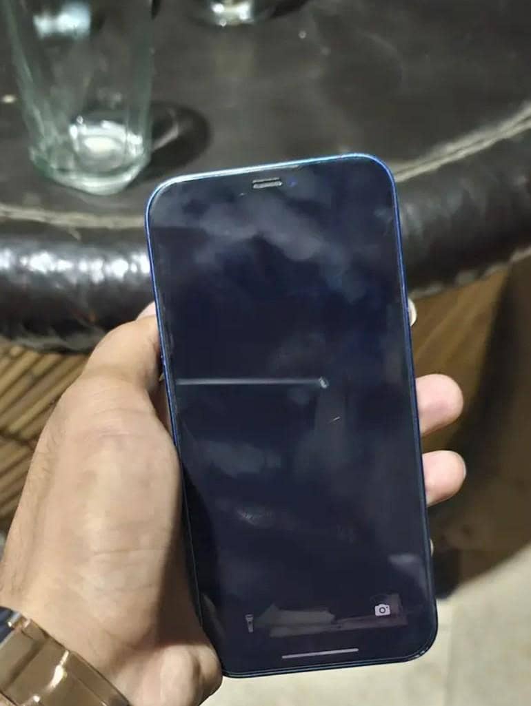 Apple iPhone 12 3
