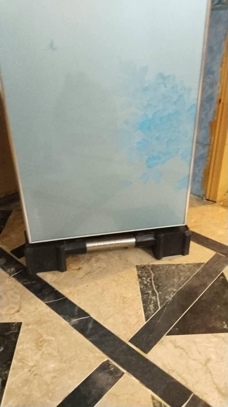 Refrigerator 11