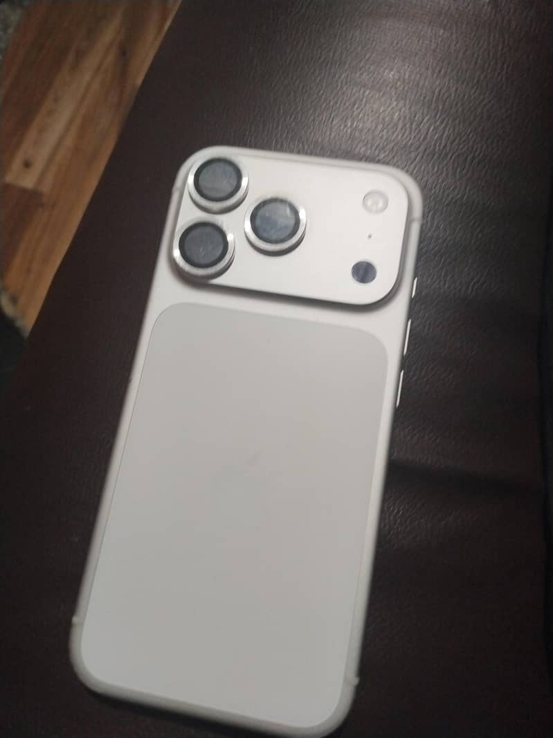 Apple iPhone 17 Pro 1