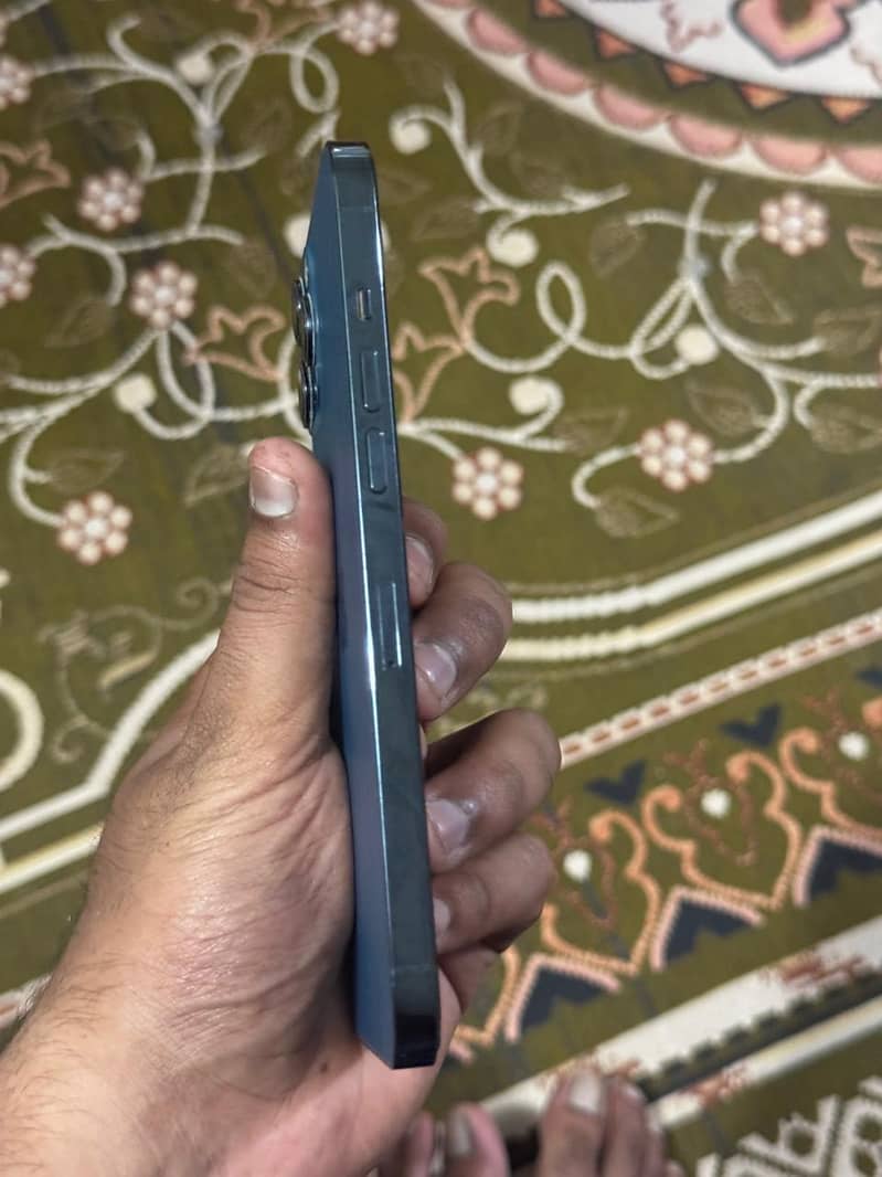 Apple iPhone 12 Pro Max 3