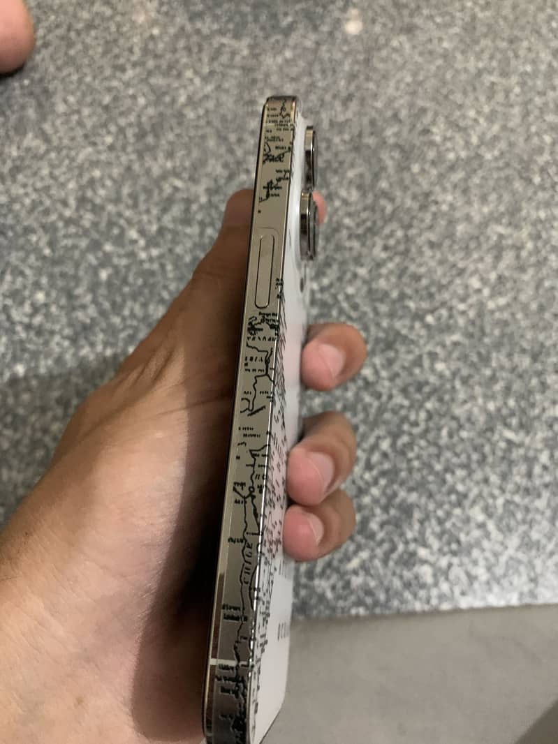 Apple iPhone 14 Pro 2