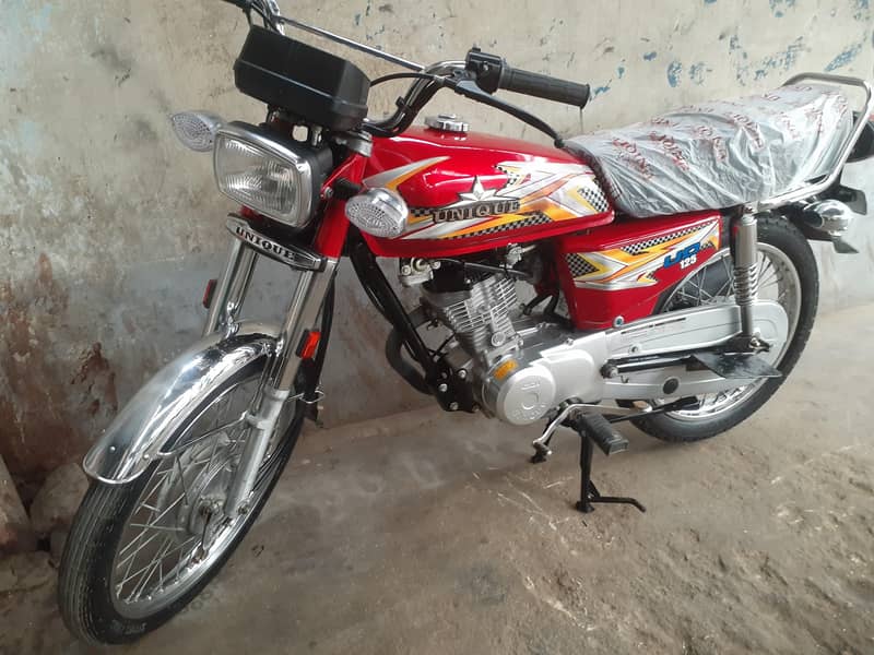 UNIQUE 125 4