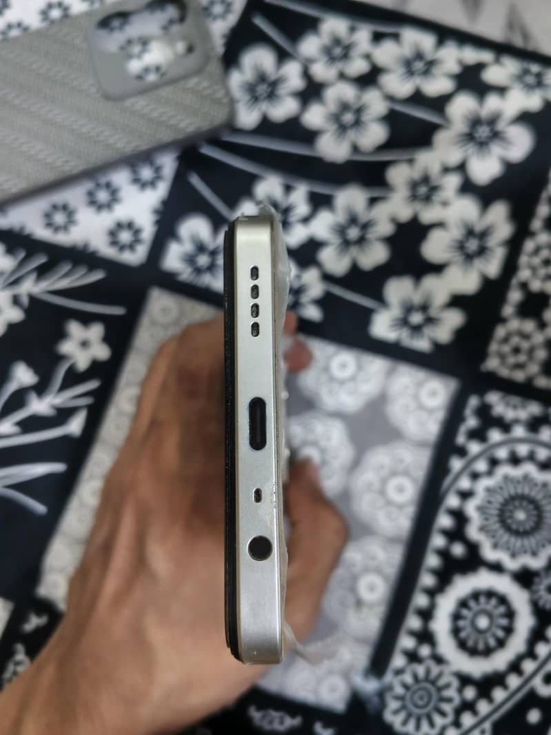 Realme C61 2