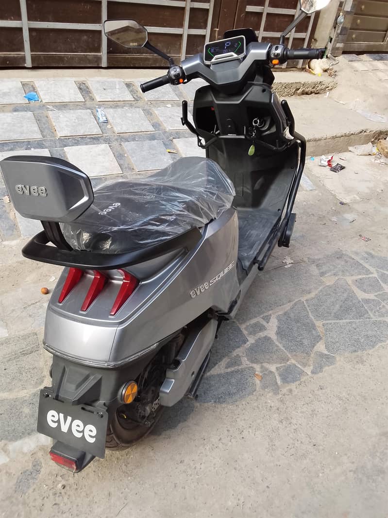 EVEE SQUBE 2026 MODEL 1
