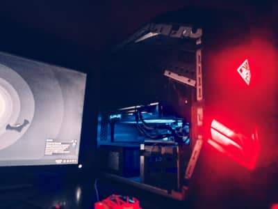 HP Omen 880 | Ryzen 5 2600 | 16GB | SAPPHIRE NITRO+ RX590 (8 GB VRAM)