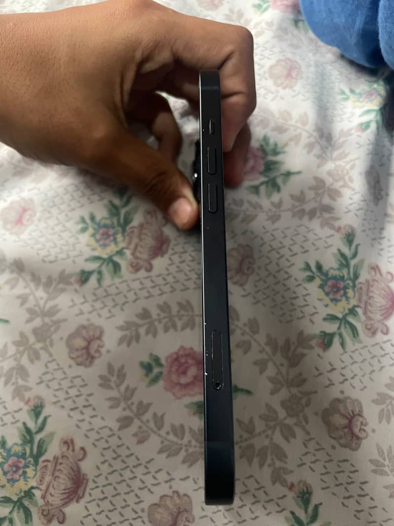Apple iPhone 13 3