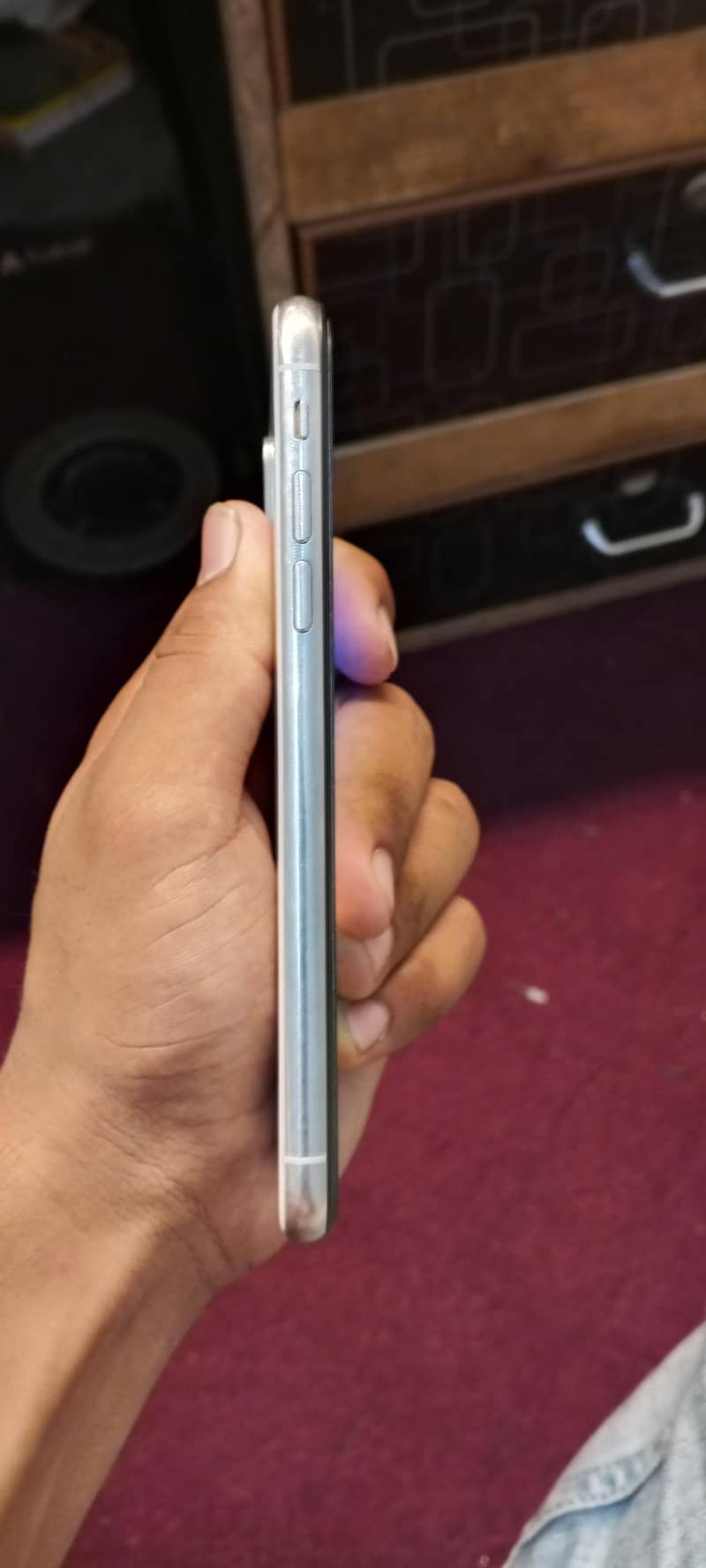 Apple iPhone X 4