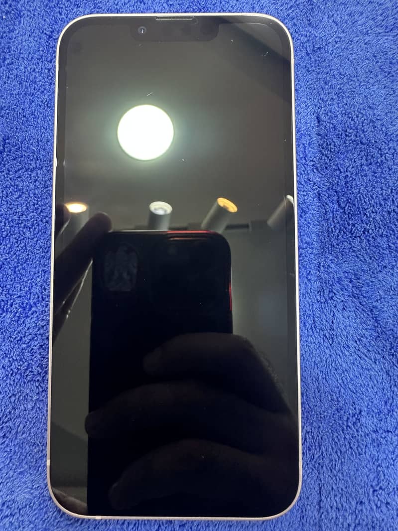 Apple iPhone 13 0