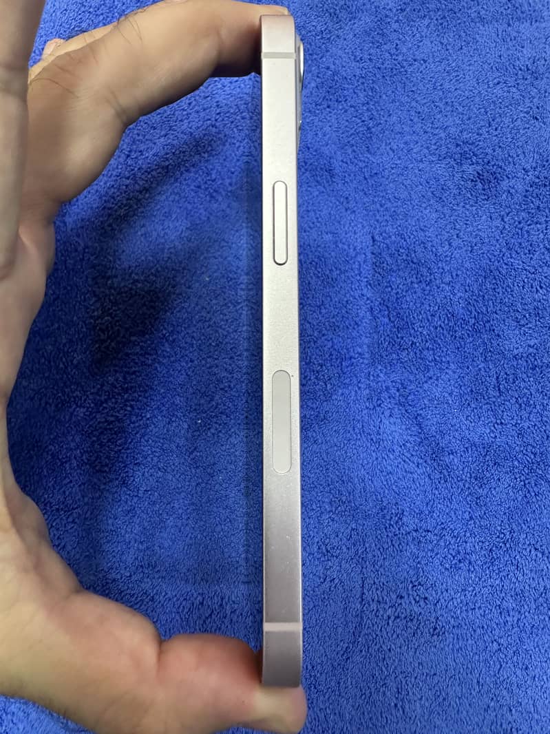 Apple iPhone 13 2