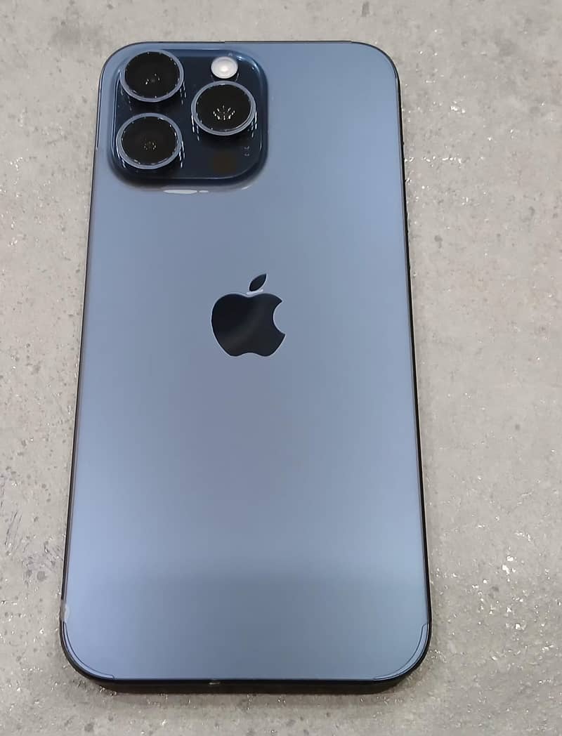 Apple iPhone 15 Pro Max 2