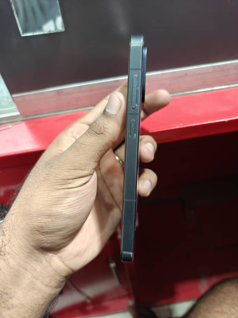 One Plus 13s 2