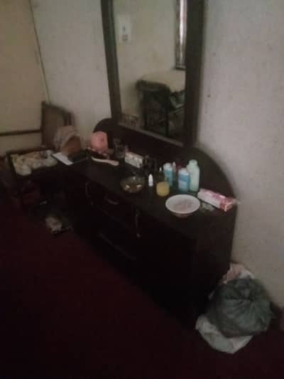 Dressing table