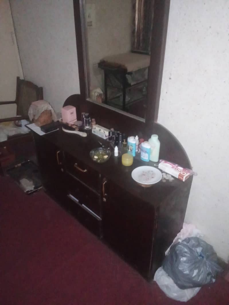 Dressing table 1