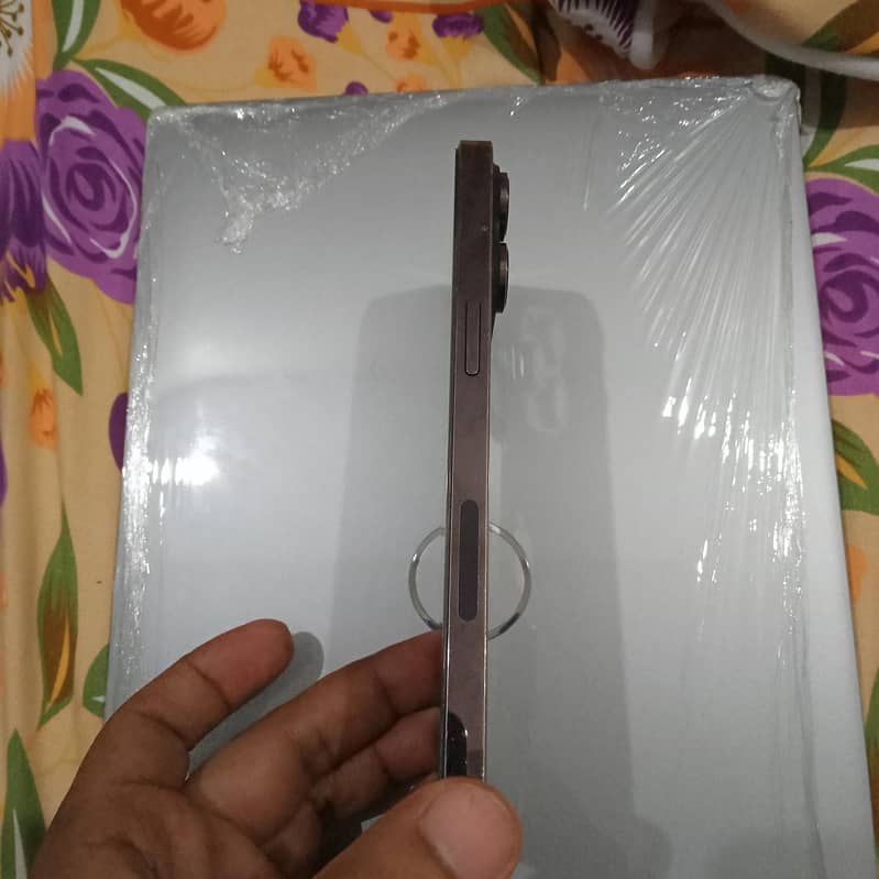 Apple iPhone 14 Pro Max 3