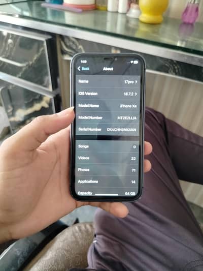 Apple iPhone XR 64 GB battery HT 81