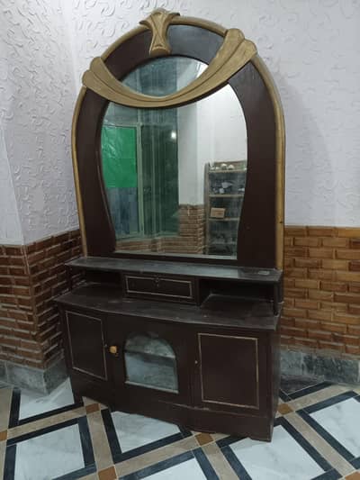 Dressing table