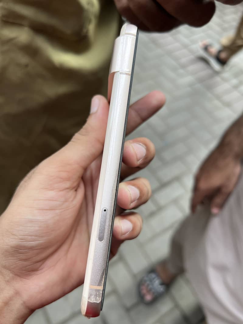 Google Pixel 8 3