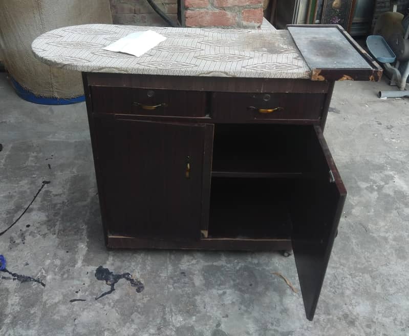 iron stand 1