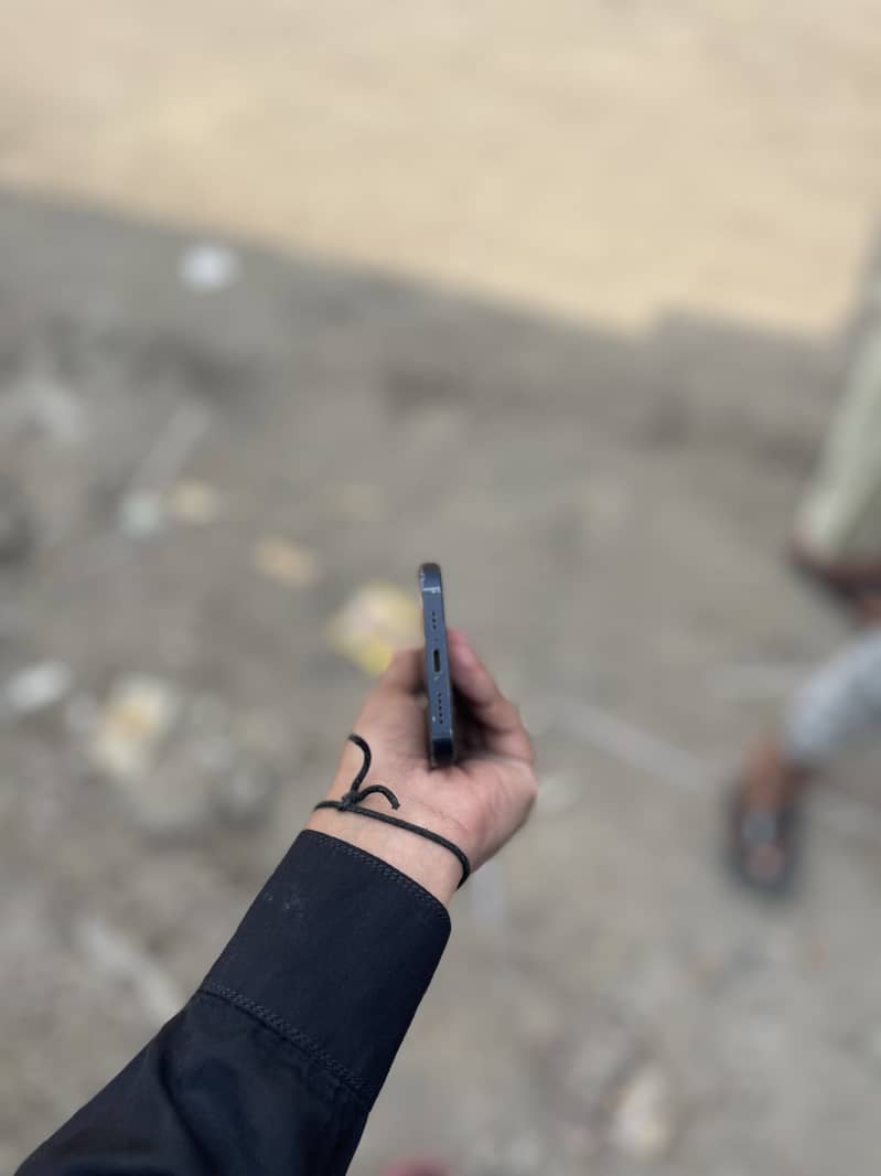 Apple iPhone 12 1