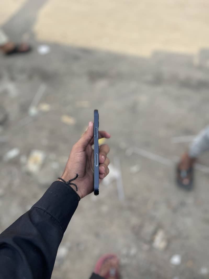 Apple iPhone 12 5