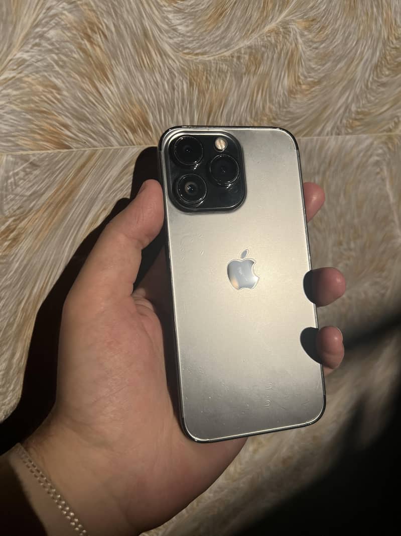 Apple iPhone 13 Pro 2