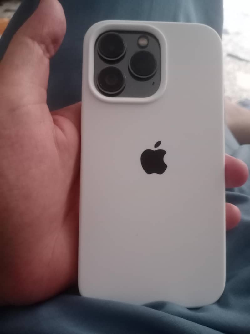 Apple iPhone 13 Pro 8
