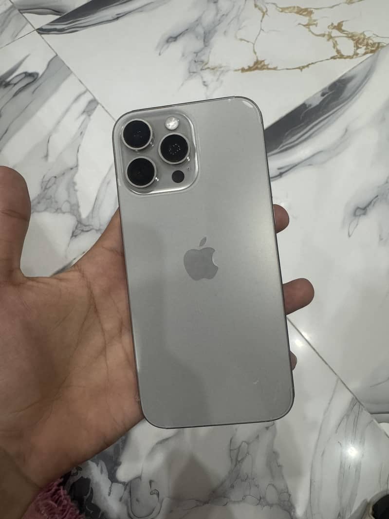 Apple iPhone 16 Pro Max 5
