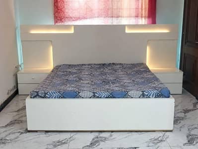 luxurious Italian style king bedset