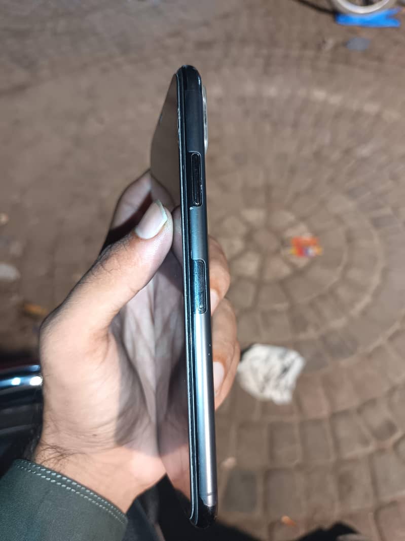 Apple iPhone 11 Pro Max 3