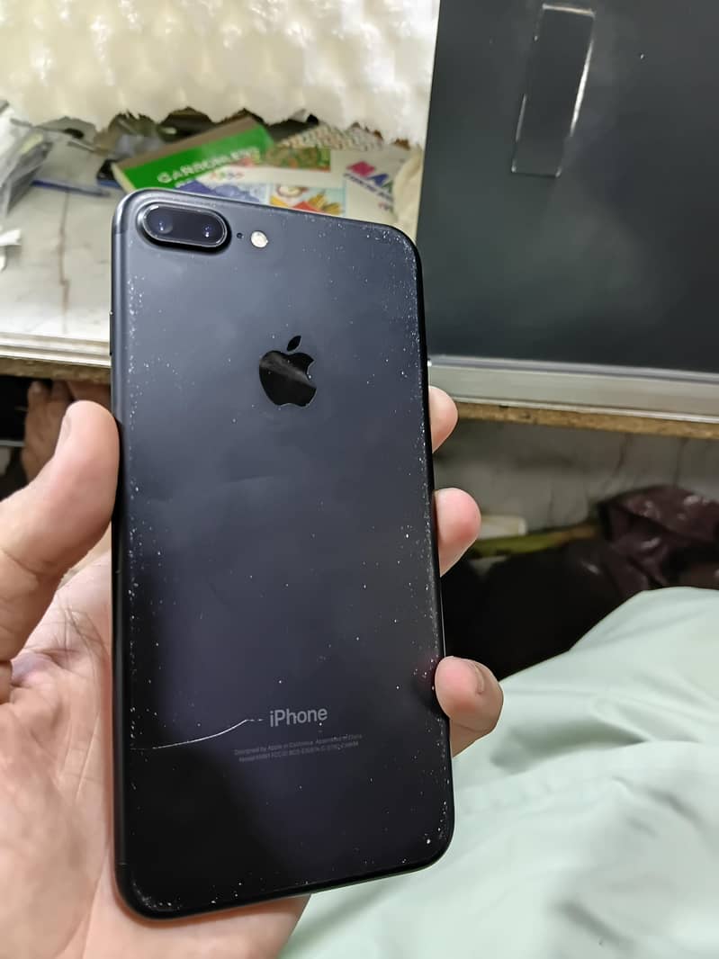 Apple iPhone 7 Plus 1