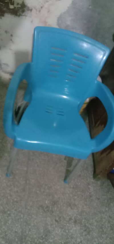 2 chairs 2 table 1 tapai 1 plastic chair. 03025801350