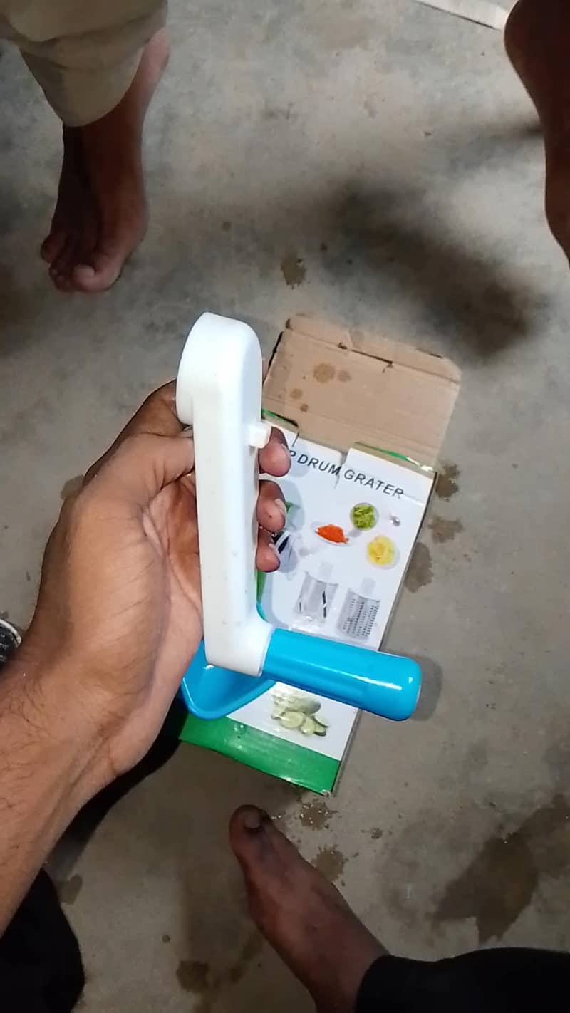 Tabletop drum grater 1
