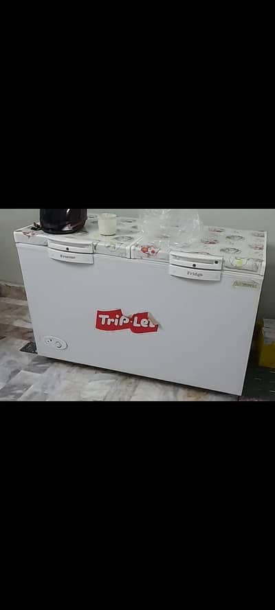 wave D freezer full size good condition no-fault