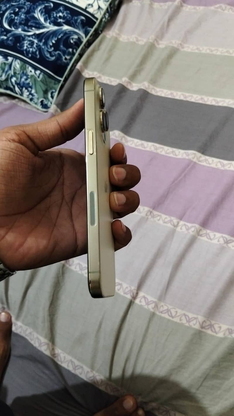 Apple iPhone 14 Pro Max 1