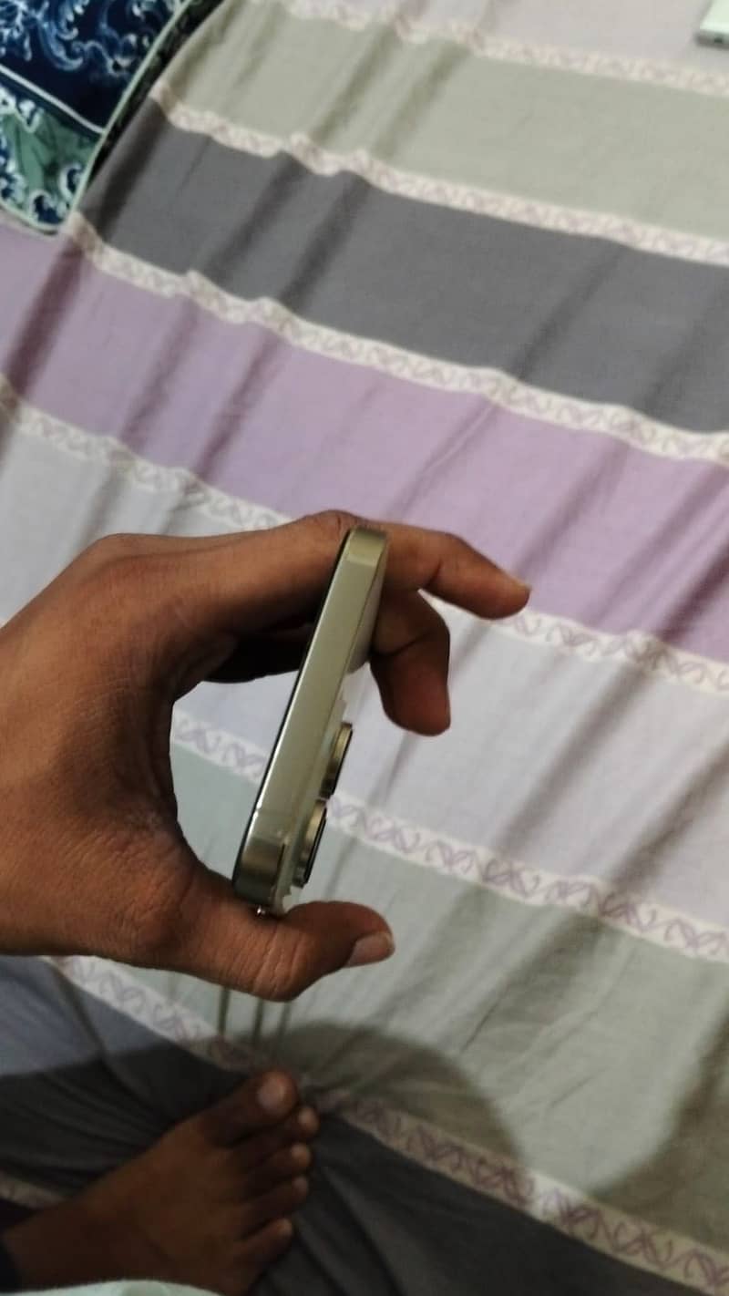 Apple iPhone 14 Pro Max 2