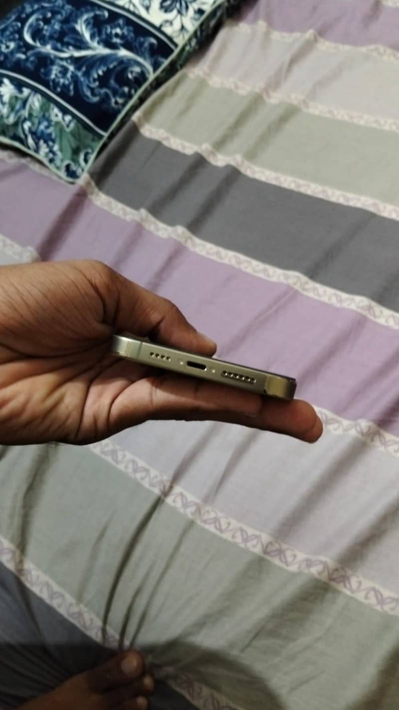 Apple iPhone 14 Pro Max 4