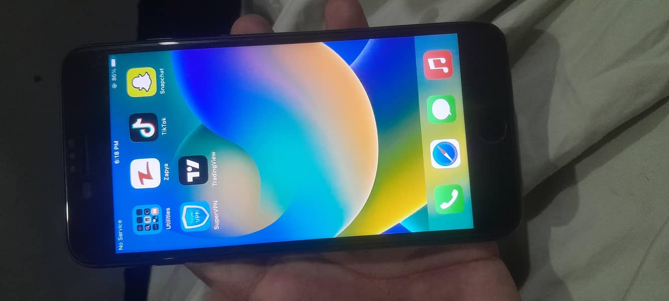 Apple iPhone 8 Plus 1