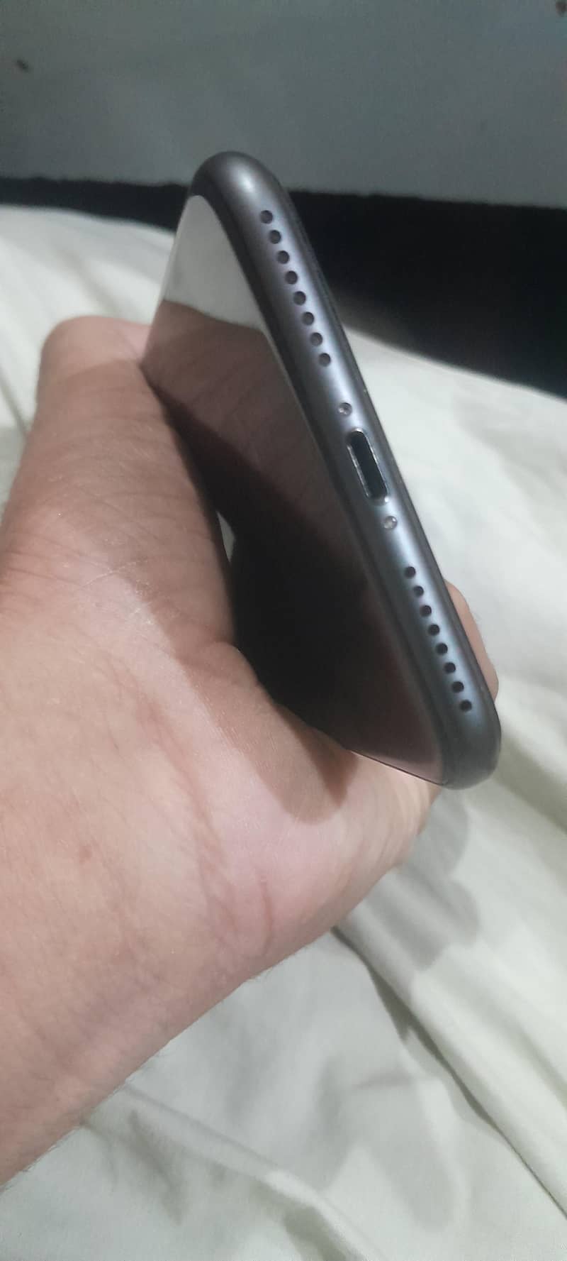 Apple iPhone 8 Plus 2