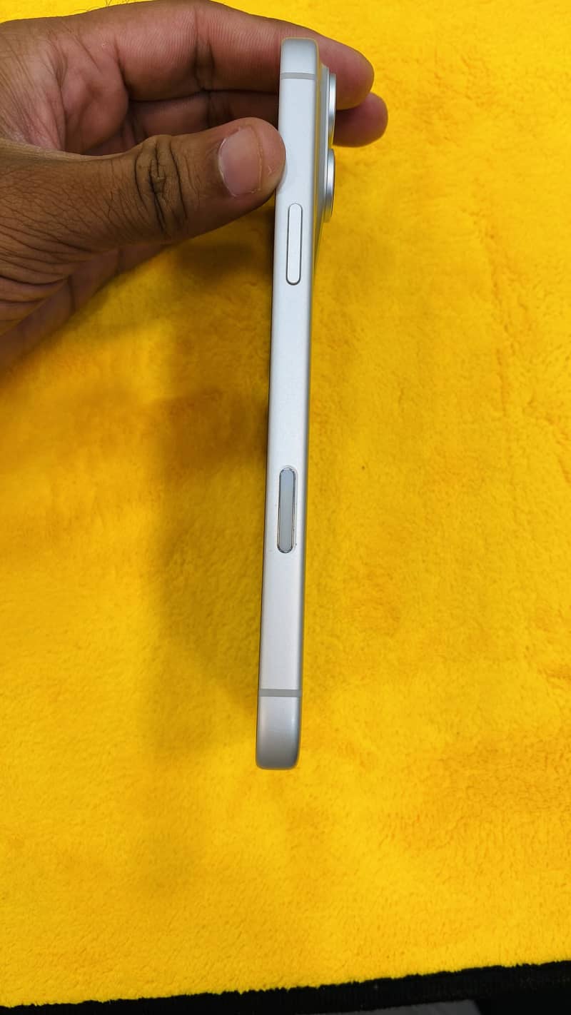 Apple iPhone 17 Pro Max 3