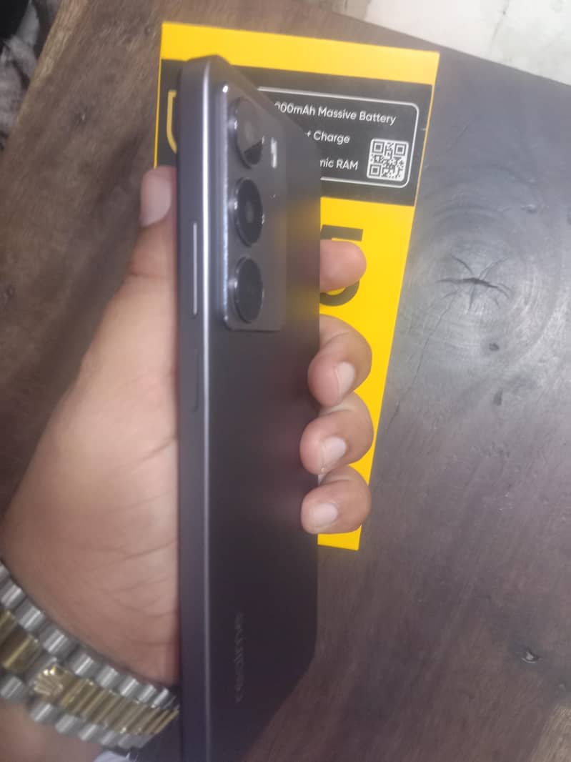 Realme C75 1