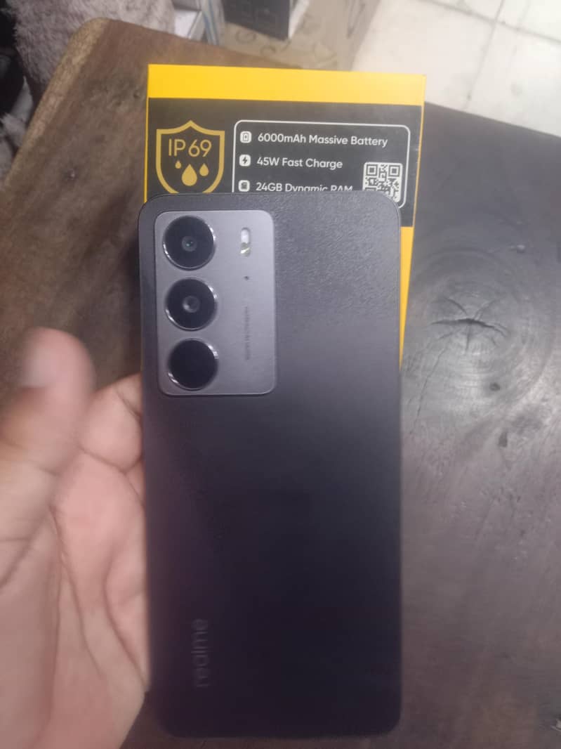 Realme C75 4