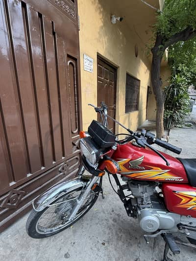 Honda 125 2021 model red colour