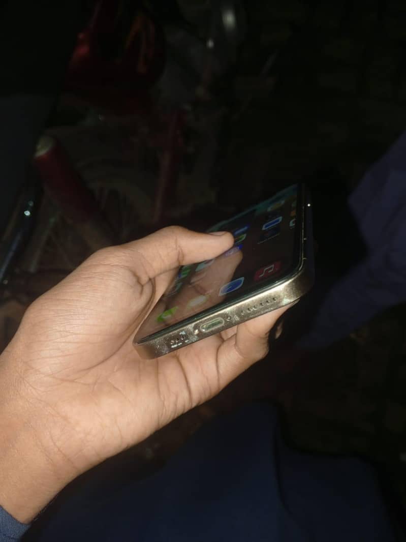 Apple iPhone X 5