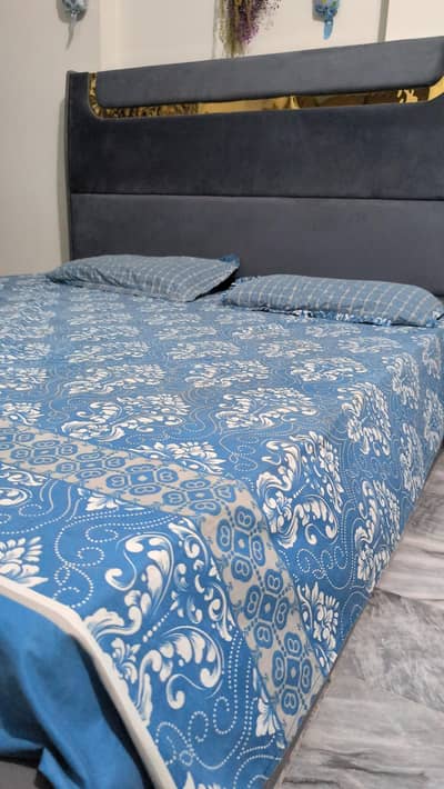 double bed with 2 side tables for sale